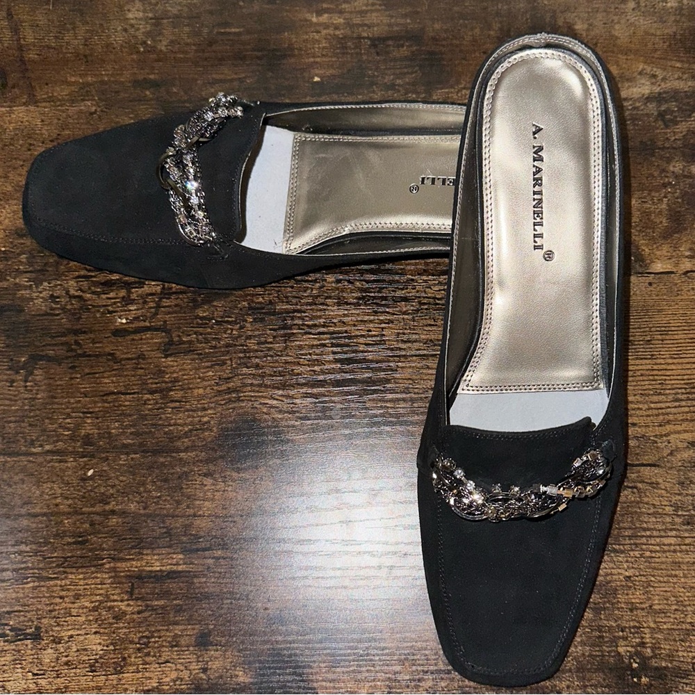 A. Marinelli womens 9.5 black dolce slip on